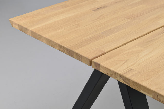 Table à manger 'Carradale' 220 cm - Chêne/Pieds en V