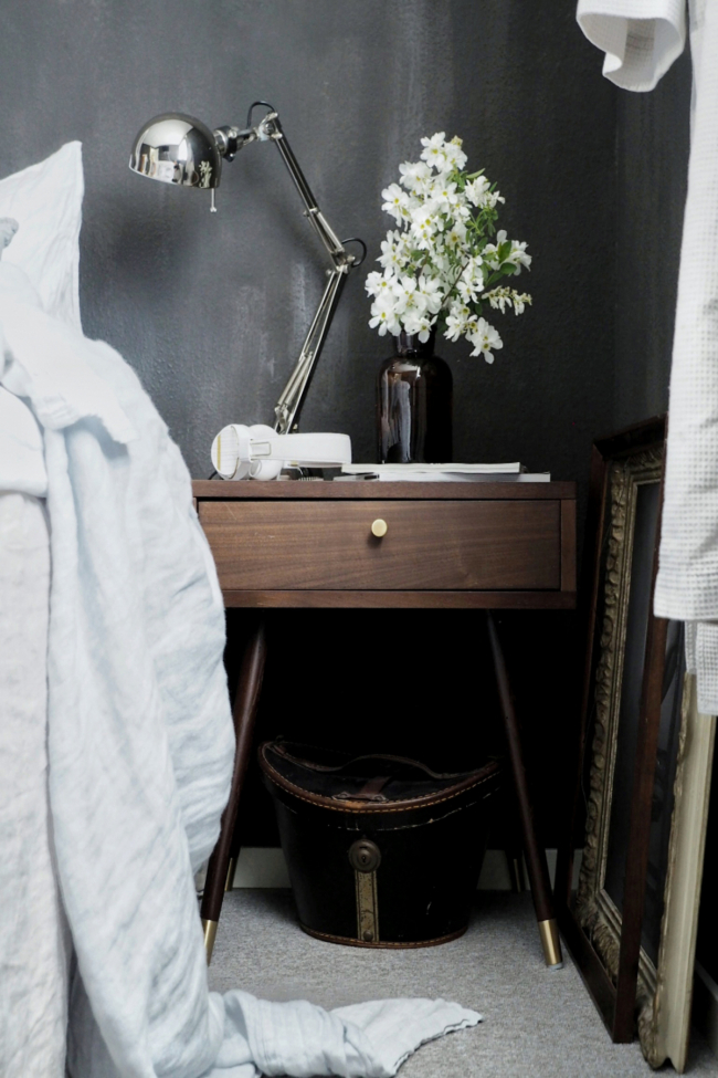 Table de nuit 'Prime' - Noyer/Laiton