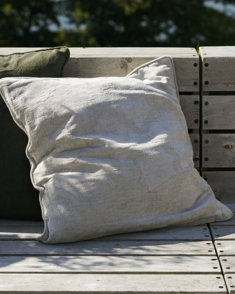 Cushion cover 'Wail' 50x50cm - Light gray