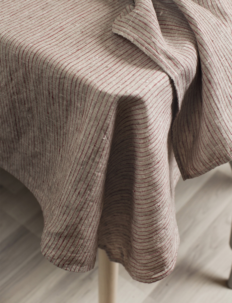 Nappe 'Linus' 145x250- Rouge/Noir